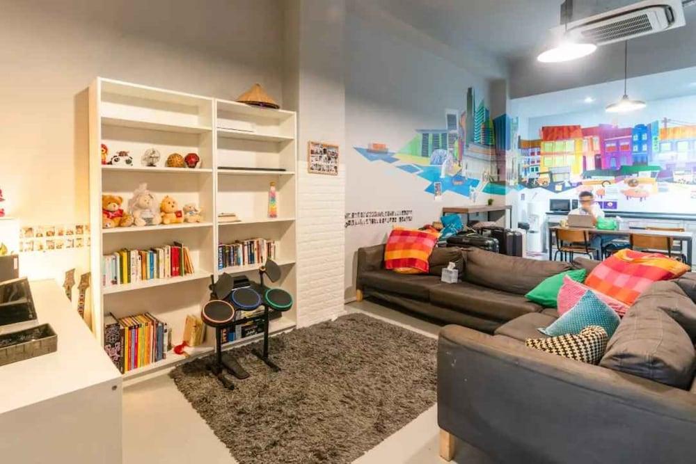Asrama Checkers Backpackers