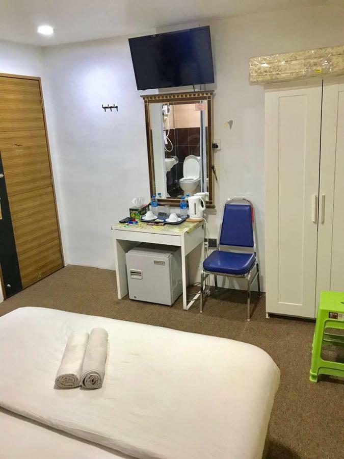 Checkers Backpackers Singapura